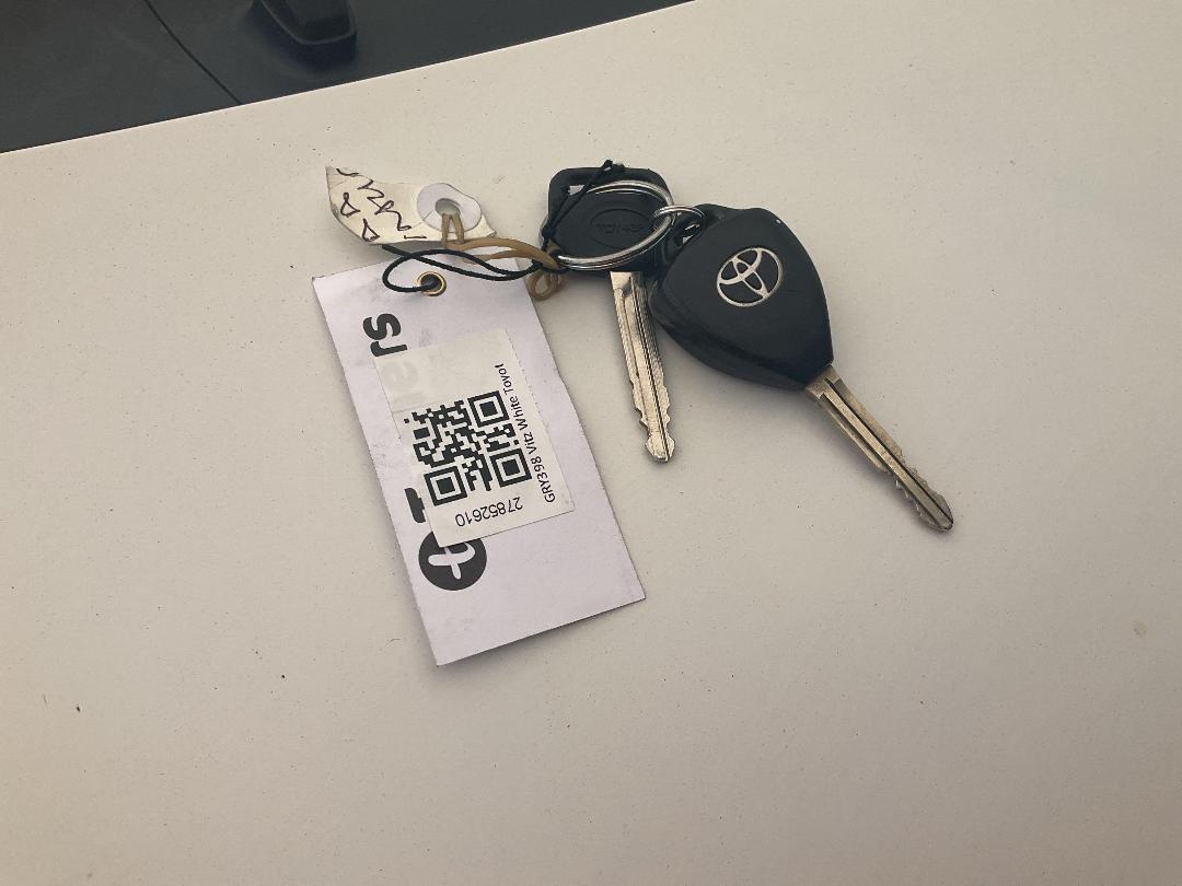 Photo '26' of Toyota Vitz Photo '26' of Toyota Vitz