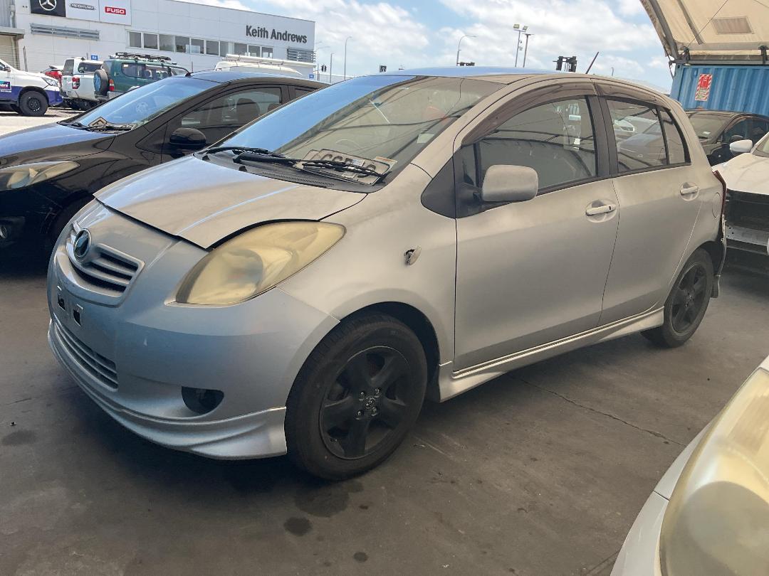 Photo '3' of Toyota Vitz Photo '3' of Toyota Vitz