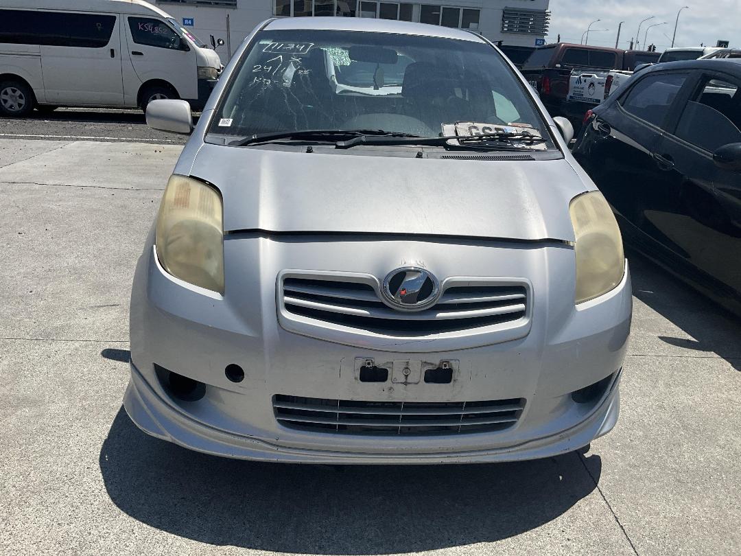 Photo '2' of Toyota Vitz Photo '2' of Toyota Vitz