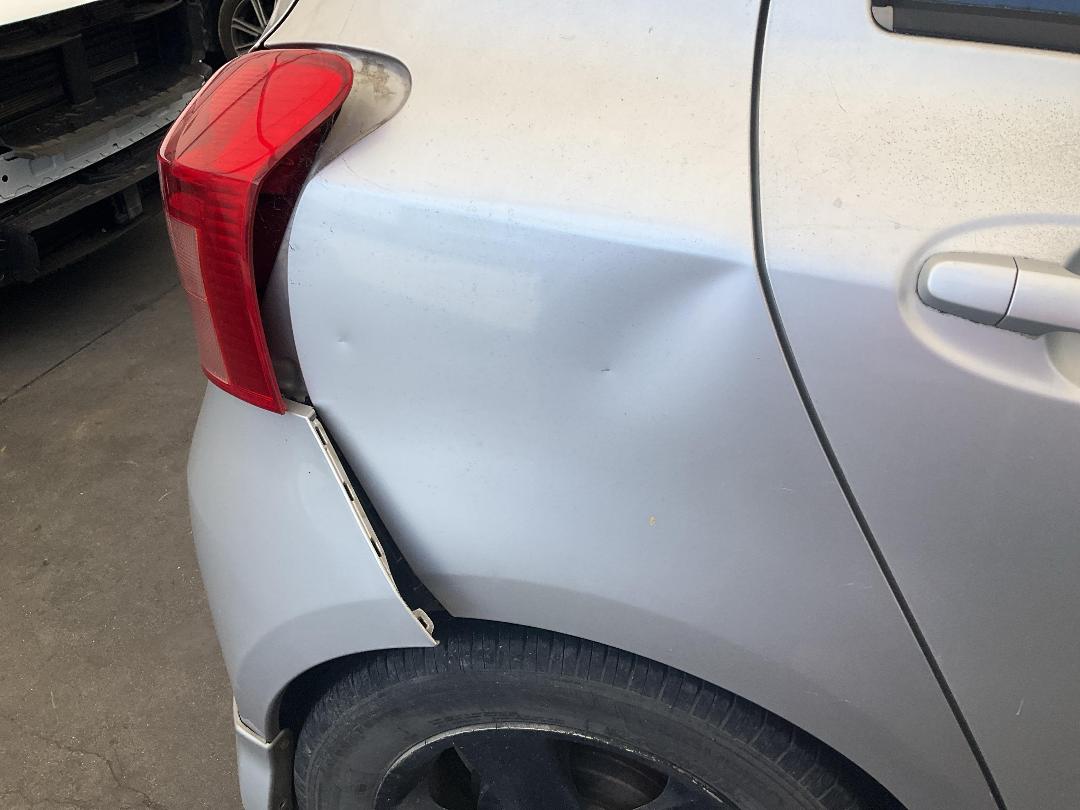 Photo '16' of Toyota Vitz Photo '16' of Toyota Vitz