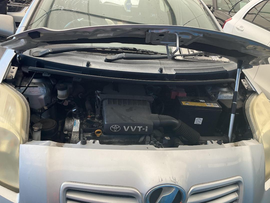 Photo '25' of Toyota Vitz Photo '25' of Toyota Vitz