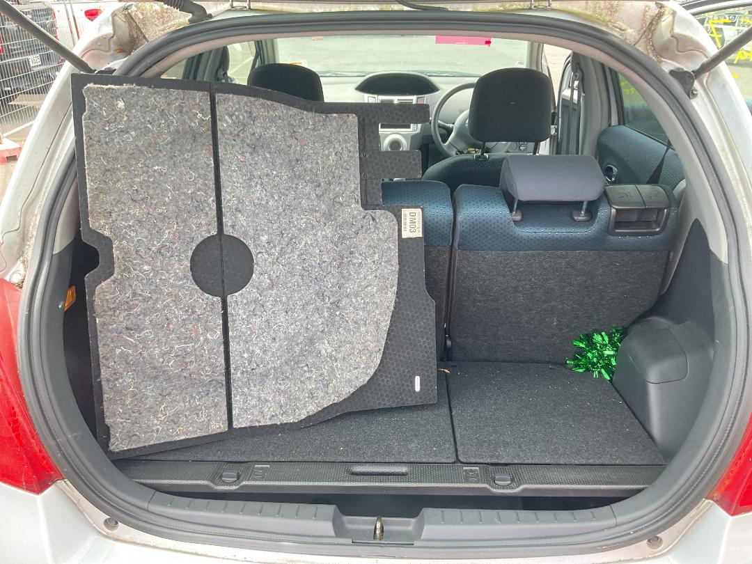 Photo '16' of Toyota Vitz