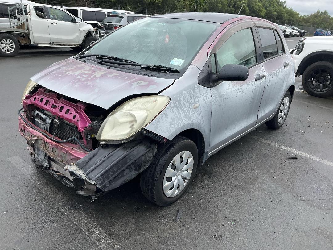 Photo '2' of Toyota Vitz