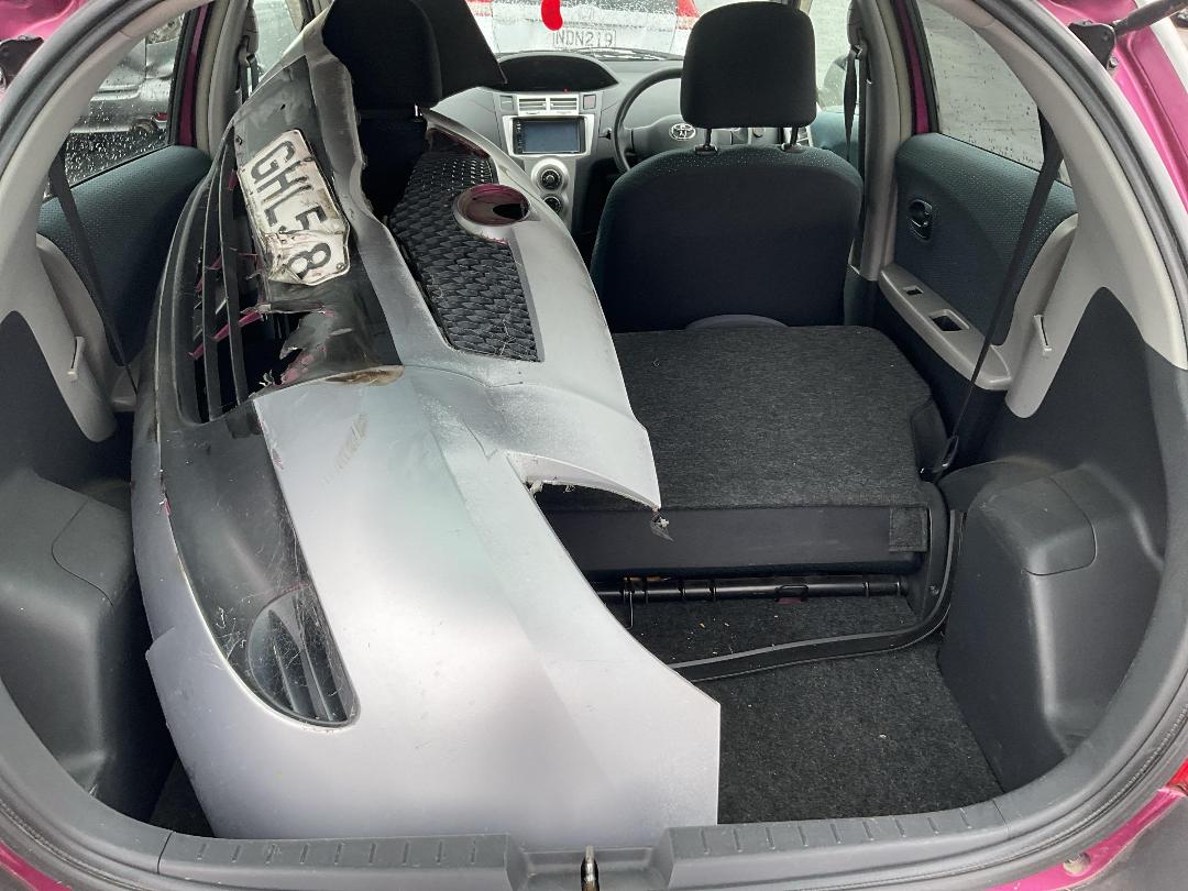 Photo '6' of Toyota Vitz