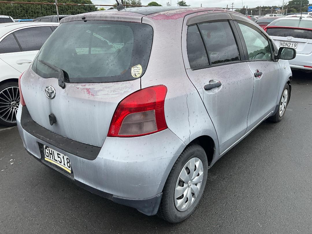 Photo '4' of Toyota Vitz