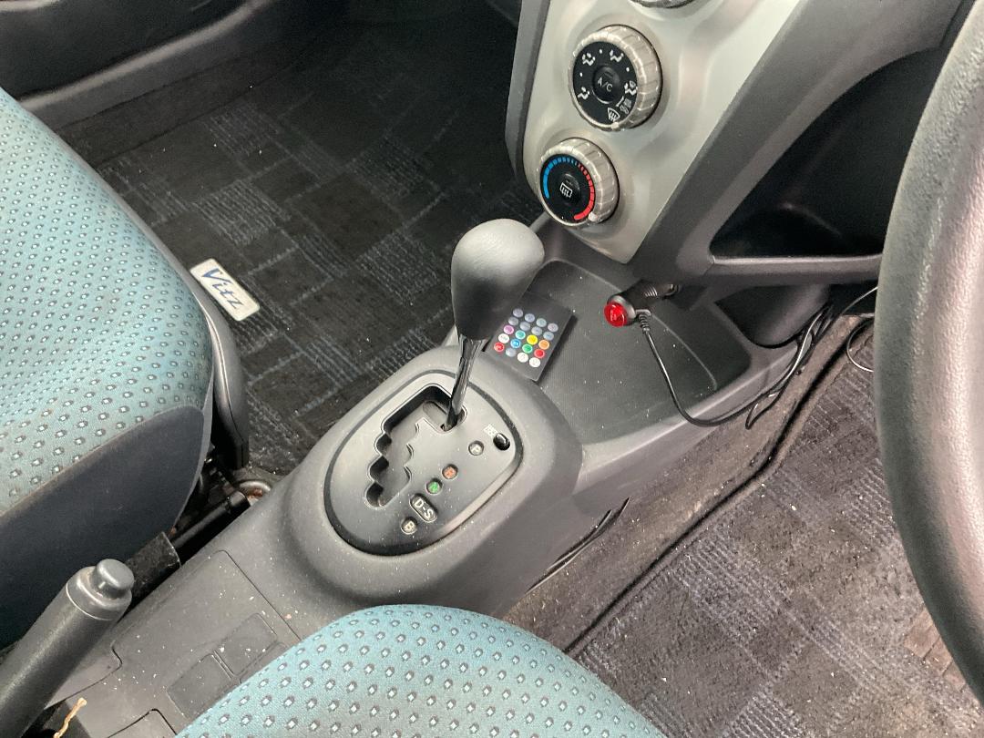 Photo '14' of Toyota Vitz