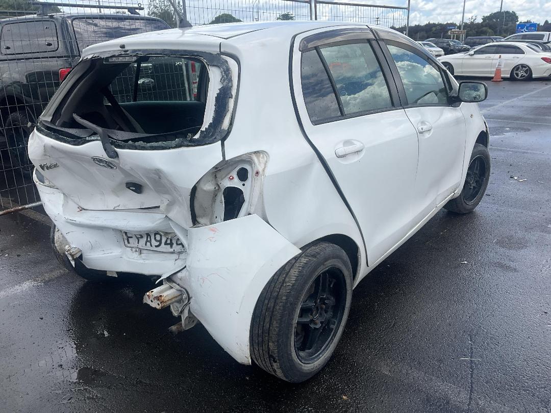 Photo '6' of Toyota Vitz