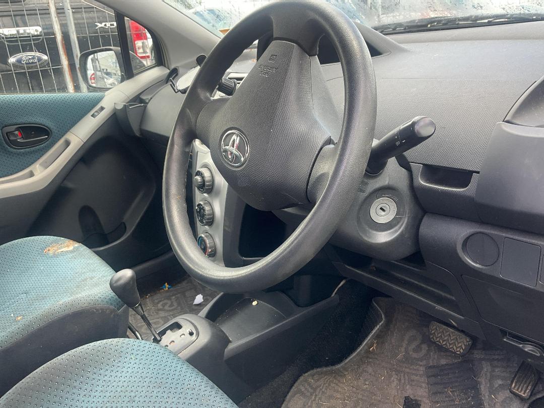 Photo '10' of Toyota Vitz