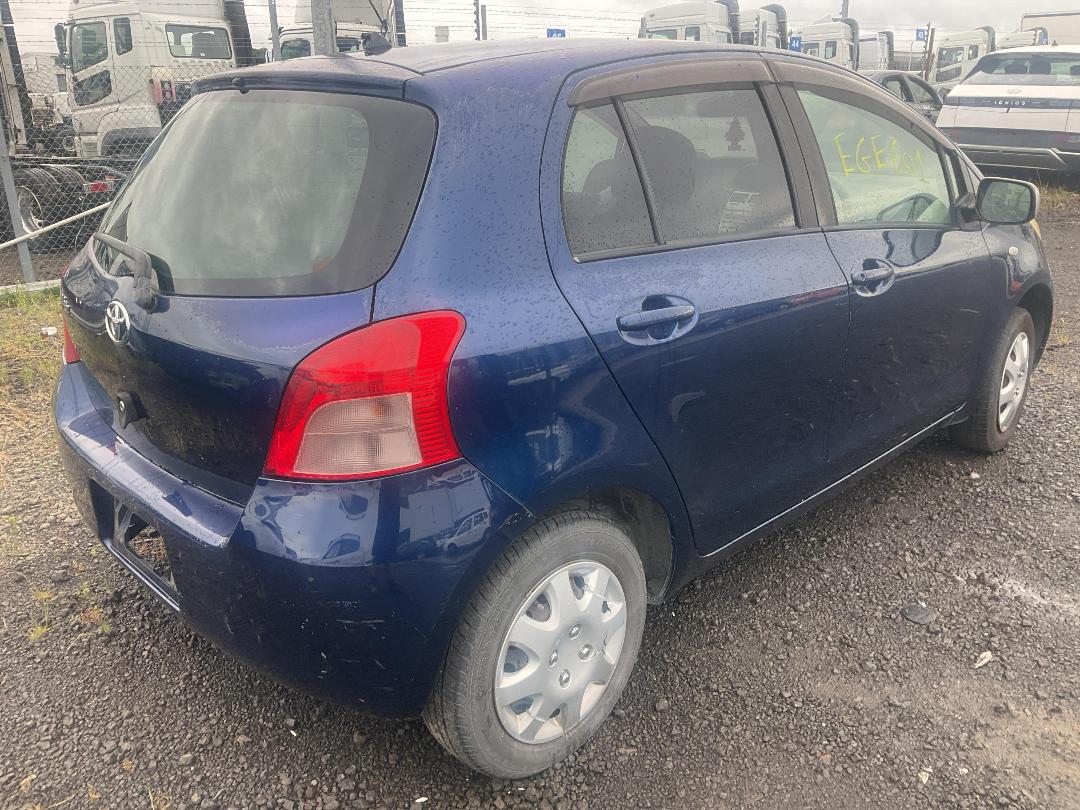 Photo '6' of Toyota Vitz