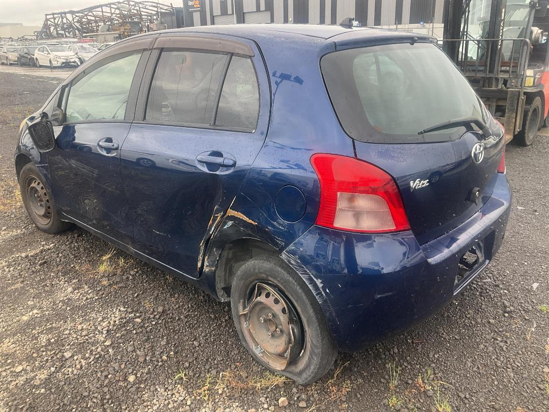 Photo '4' of Toyota Vitz