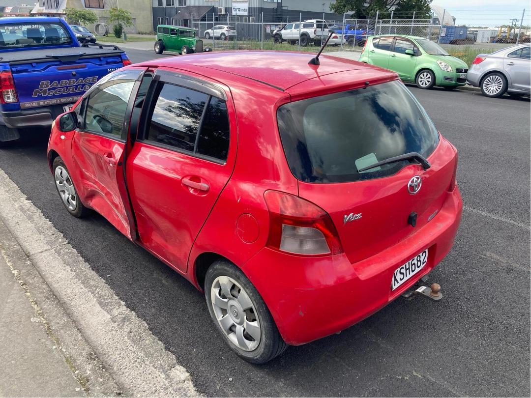 Photo '11' of Toyota Vitz Photo '11' of Toyota Vitz