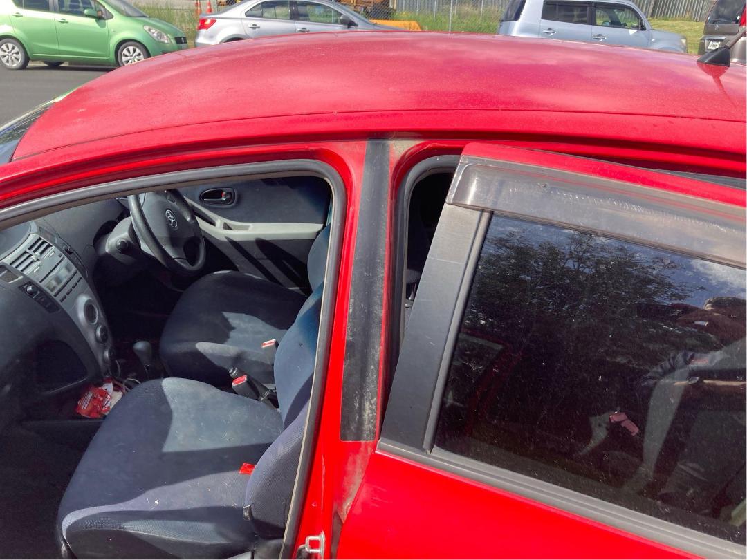 Photo '17' of Toyota Vitz Photo '17' of Toyota Vitz