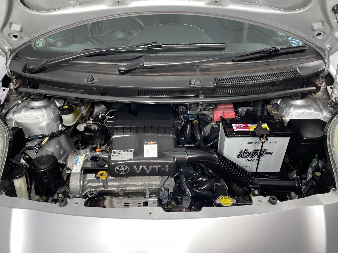 Photo '13' of Toyota Vitz