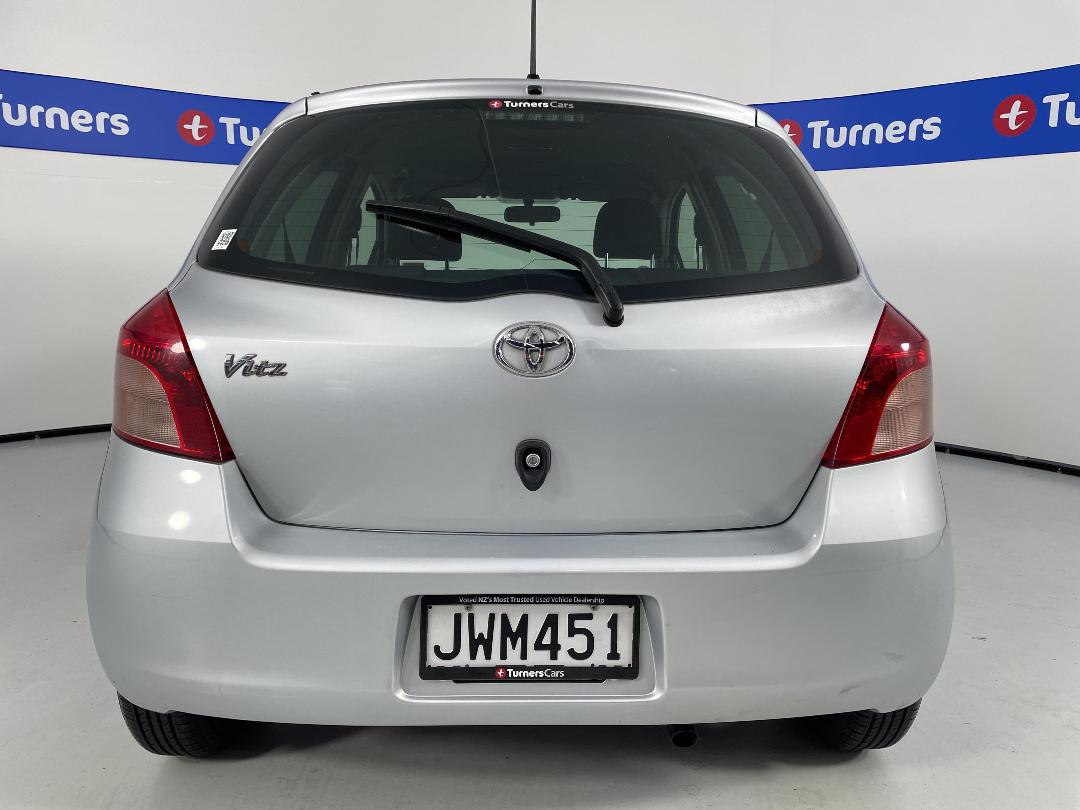 Photo '6' of Toyota Vitz