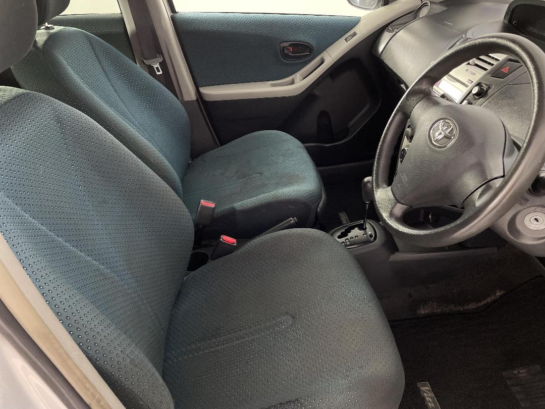 Photo '16' of Toyota Vitz