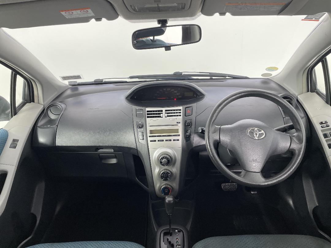 Photo '17' of Toyota Vitz