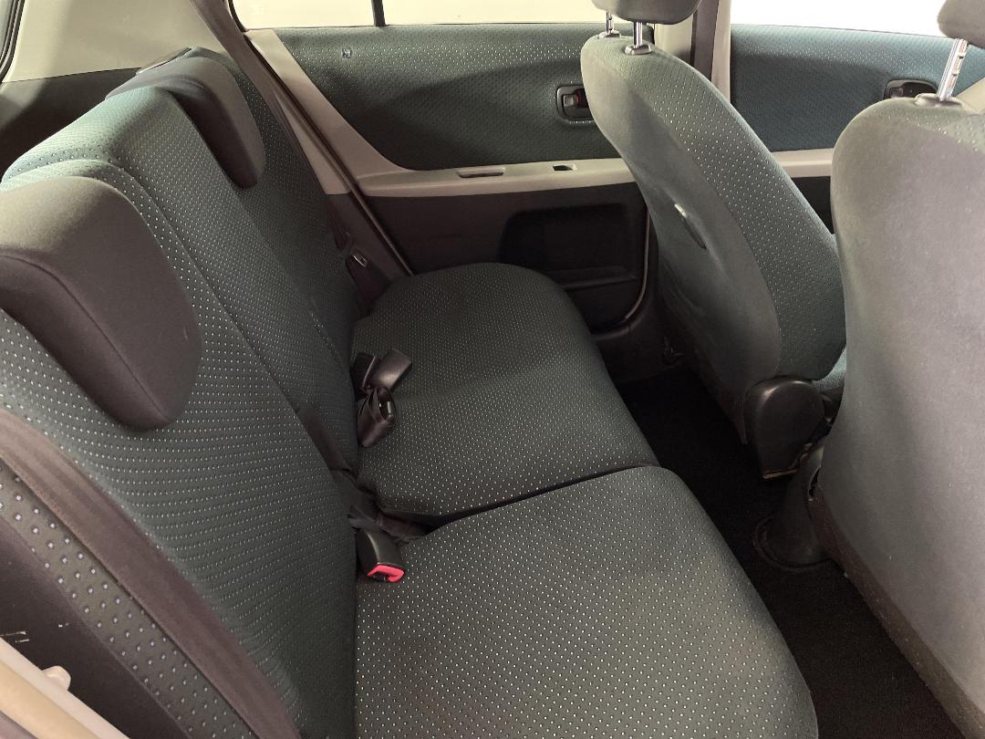 Photo '20' of Toyota Vitz