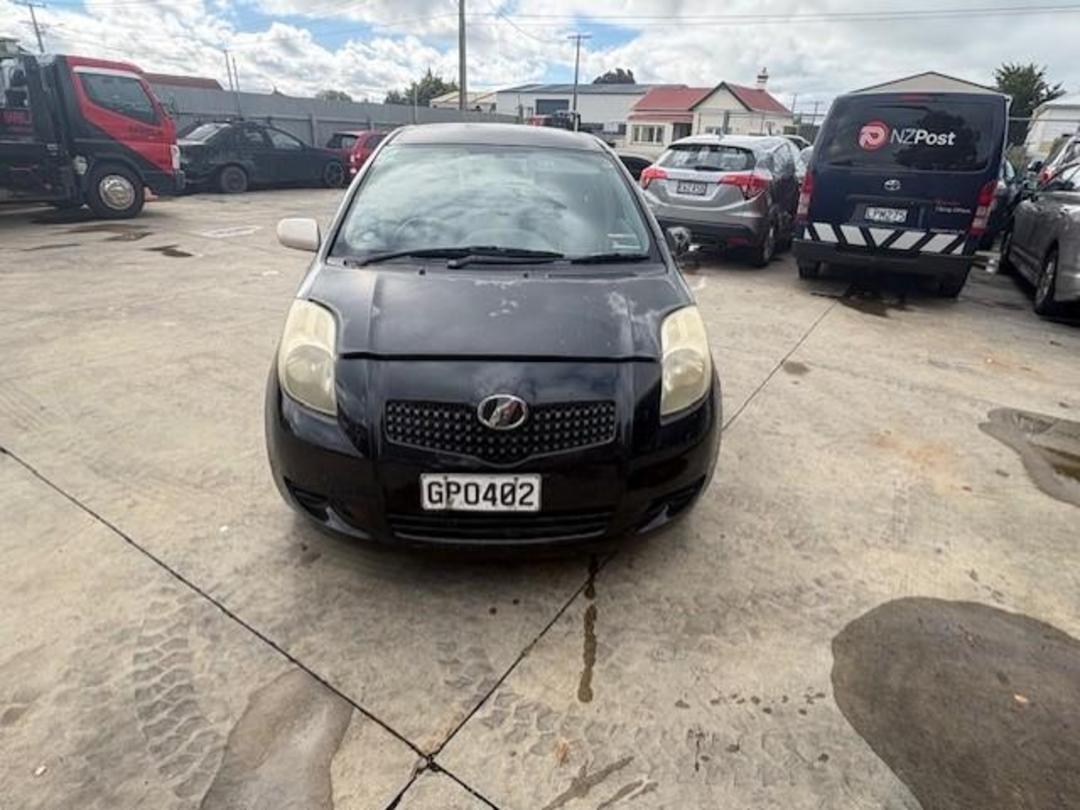 Photo '2' of Toyota Vitz