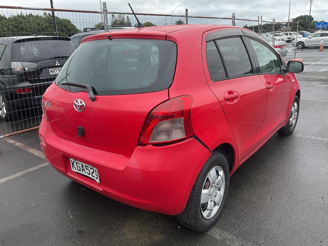 Photo '6' of Toyota Vitz