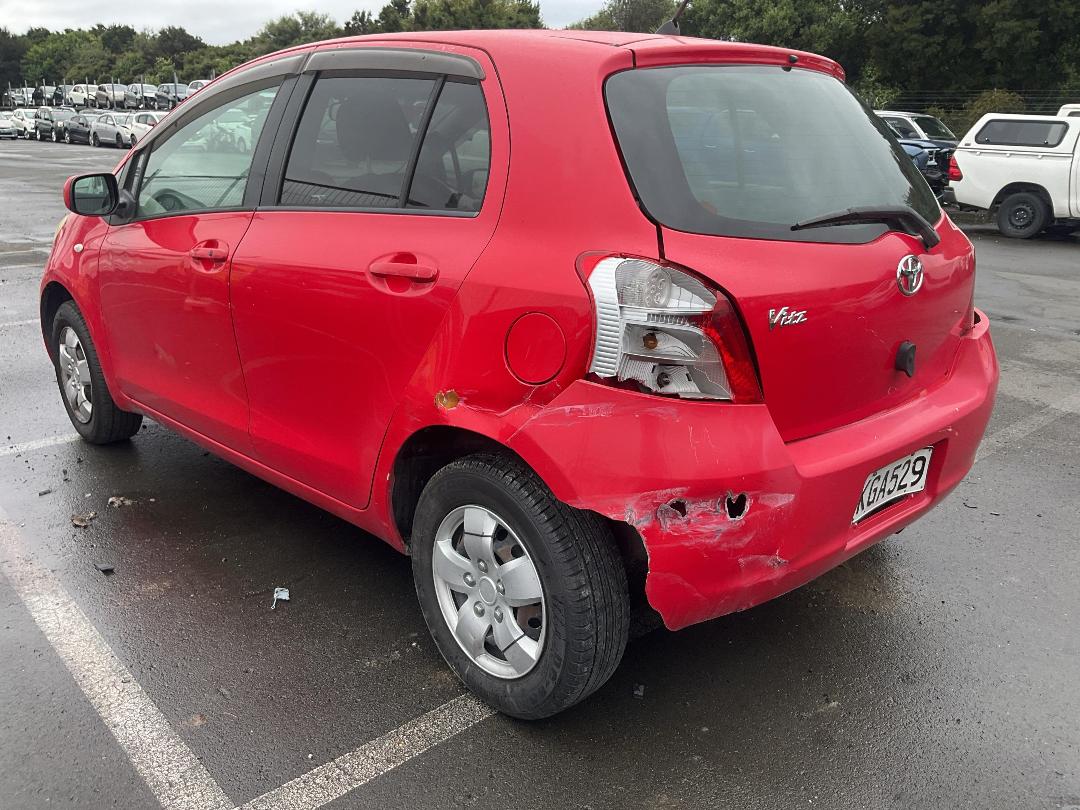 Photo '4' of Toyota Vitz