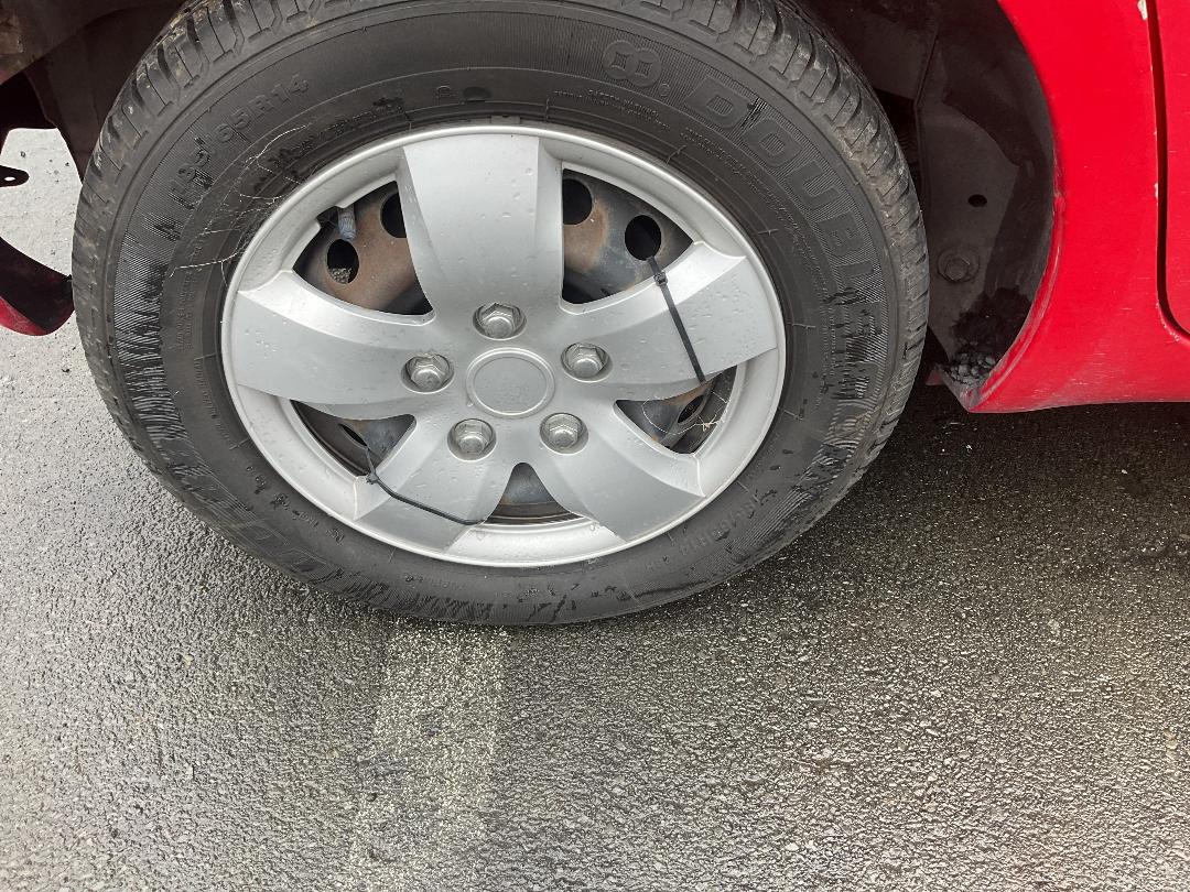 Photo '8' of Toyota Vitz