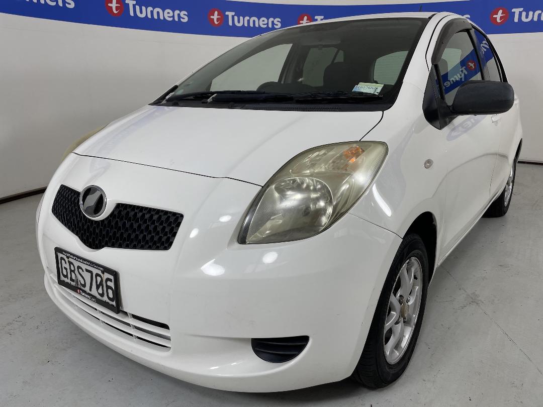 Photo '4' of Toyota Vitz Photo '4' of Toyota Vitz