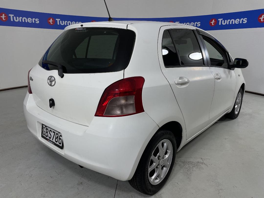 Photo '7' of Toyota Vitz Photo '7' of Toyota Vitz