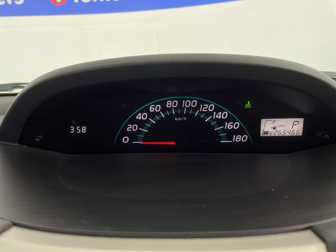 Photo '21' of Toyota Vitz Photo '21' of Toyota Vitz