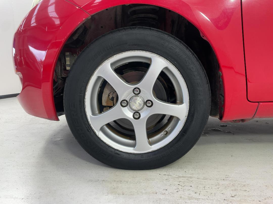 Photo '10' of Toyota Vitz