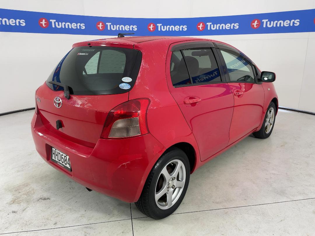 Photo '7' of Toyota Vitz