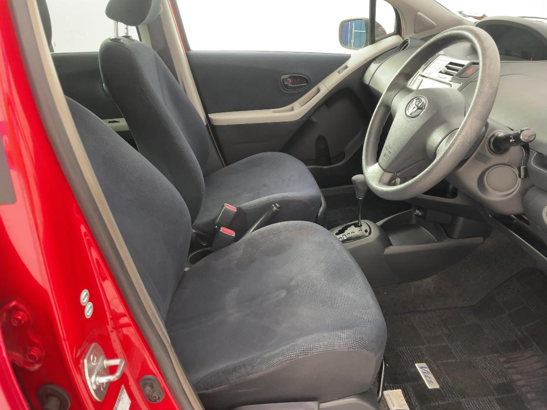 Photo '16' of Toyota Vitz