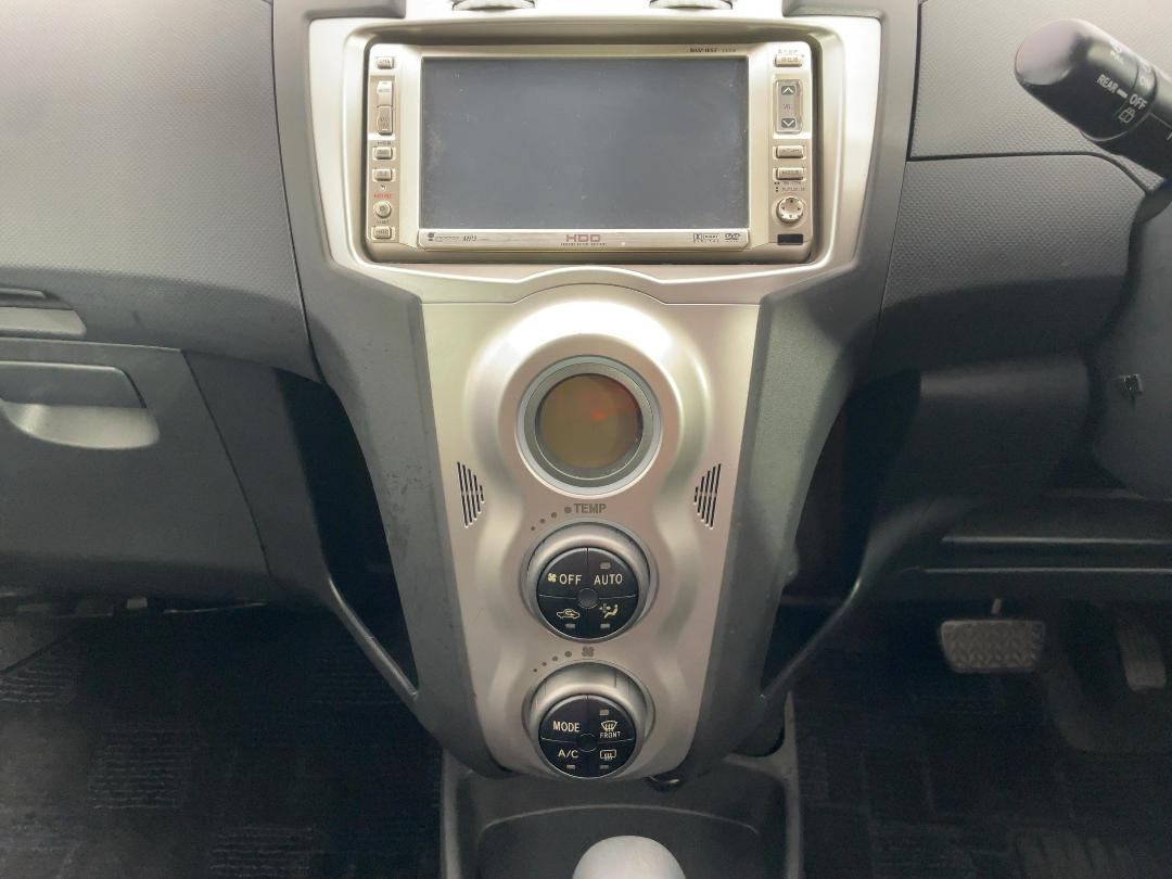 Photo '18' of Toyota Vitz