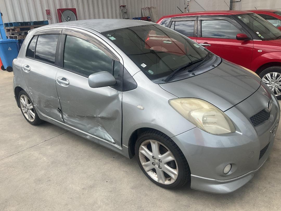 Photo '6' of Toyota Vitz RS