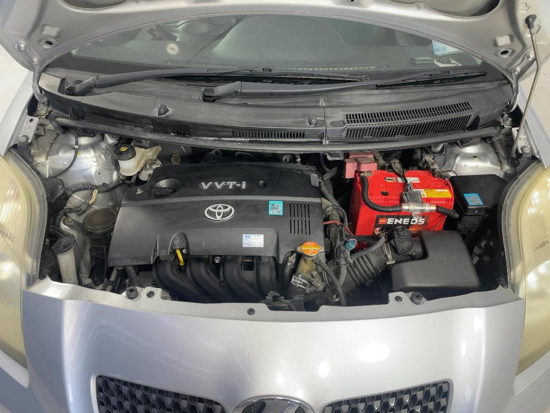 Photo '13' of Toyota Vitz