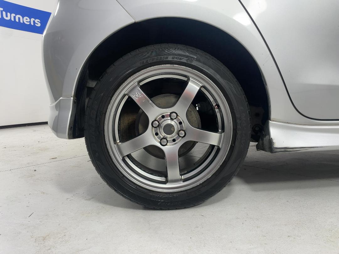 Photo '12' of Toyota Vitz