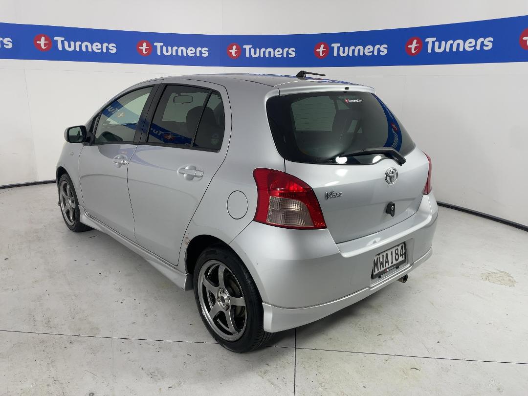 Photo '5' of Toyota Vitz