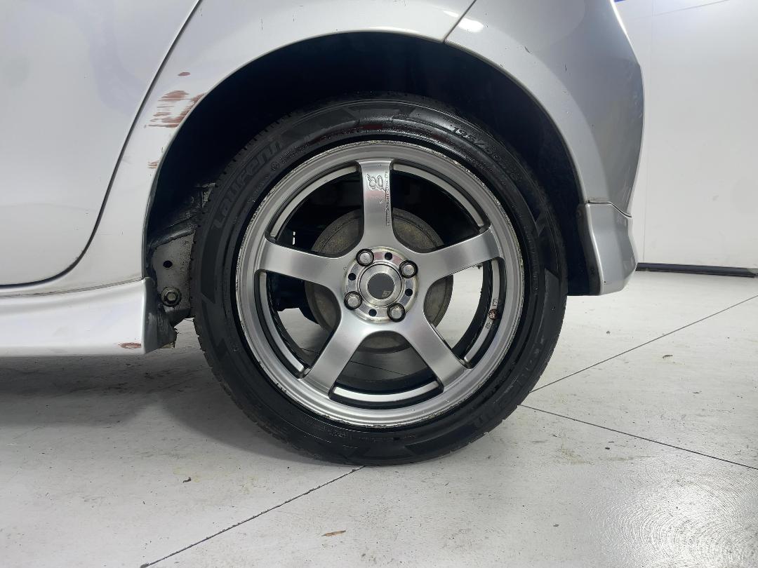 Photo '11' of Toyota Vitz