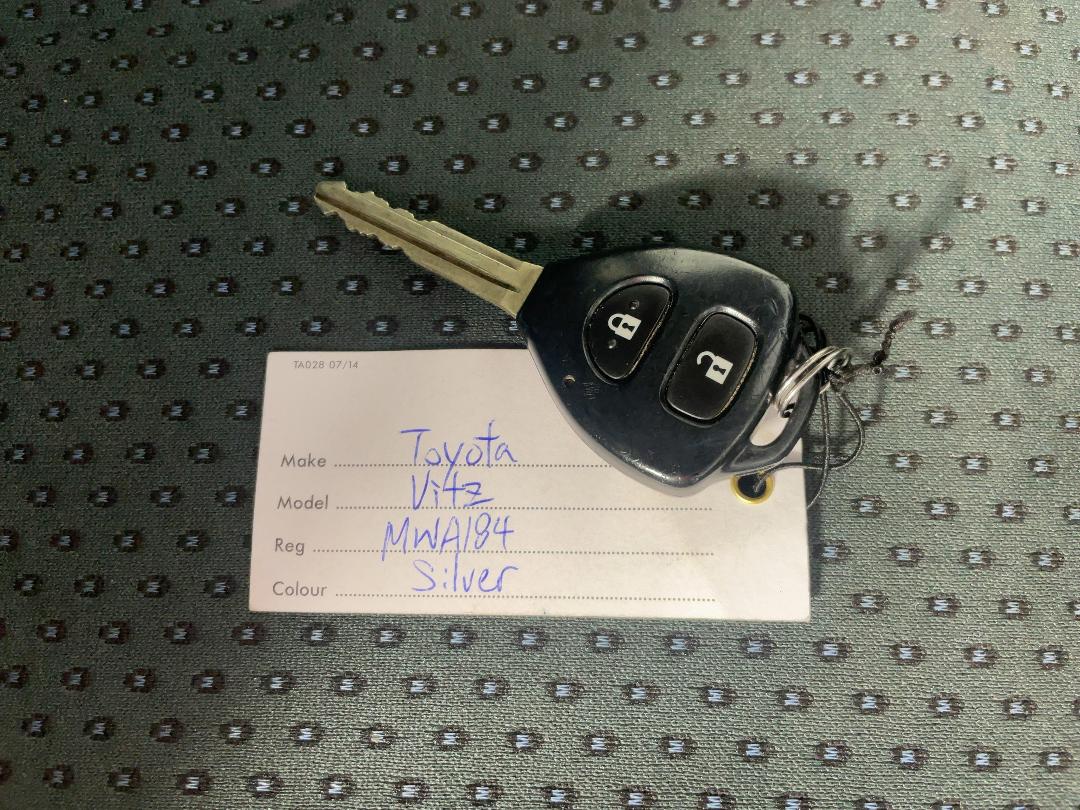 Photo '22' of Toyota Vitz