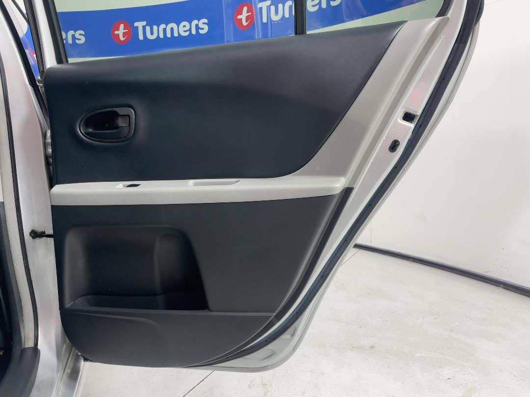 Photo '19' of Toyota Vitz