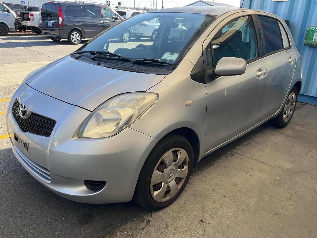 Photo '5' of Toyota Vitz