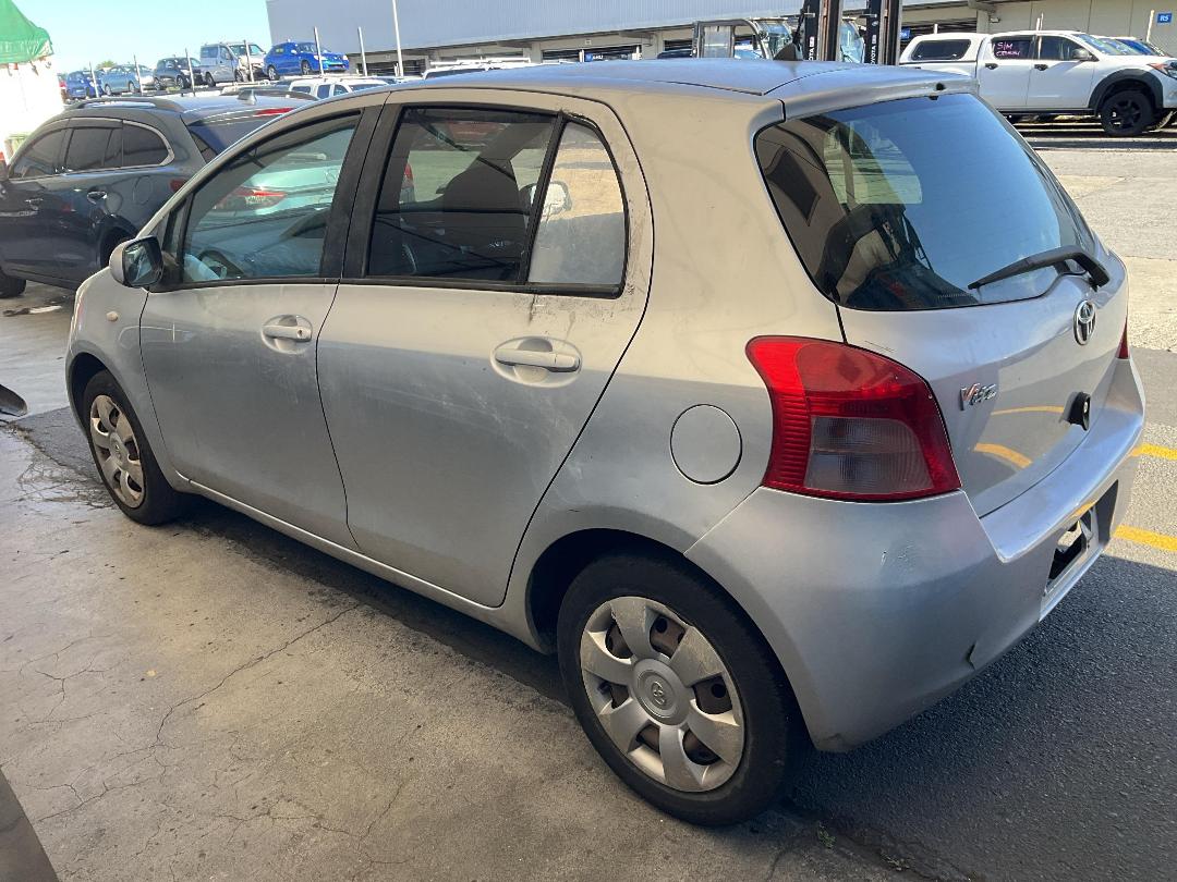 Photo '10' of Toyota Vitz