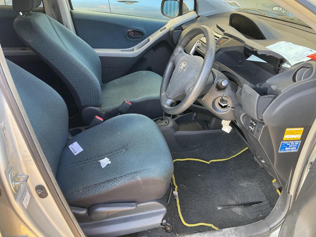 Photo '17' of Toyota Vitz