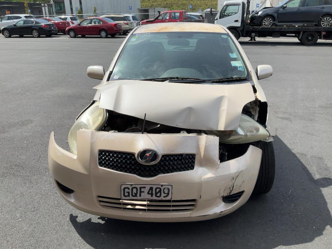 Photo '2' of Toyota Vitz