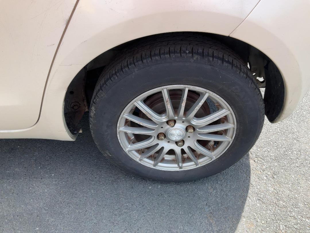 Photo '12' of Toyota Vitz