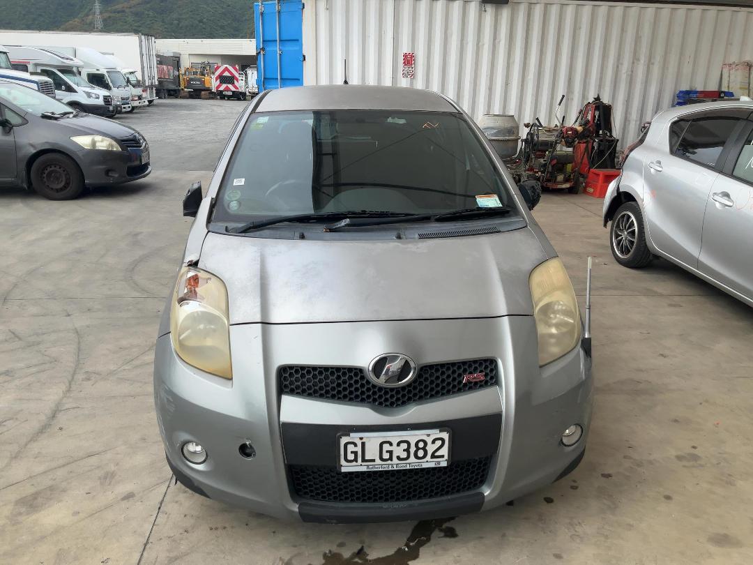 Photo '2' of Toyota Vitz