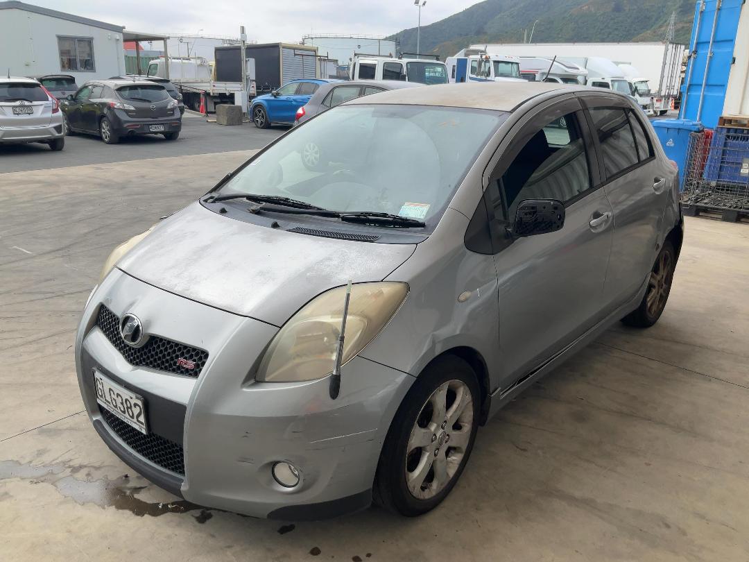 Photo '3' of Toyota Vitz