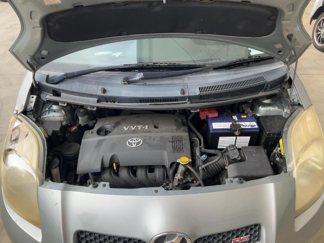 Photo '12' of Toyota Vitz