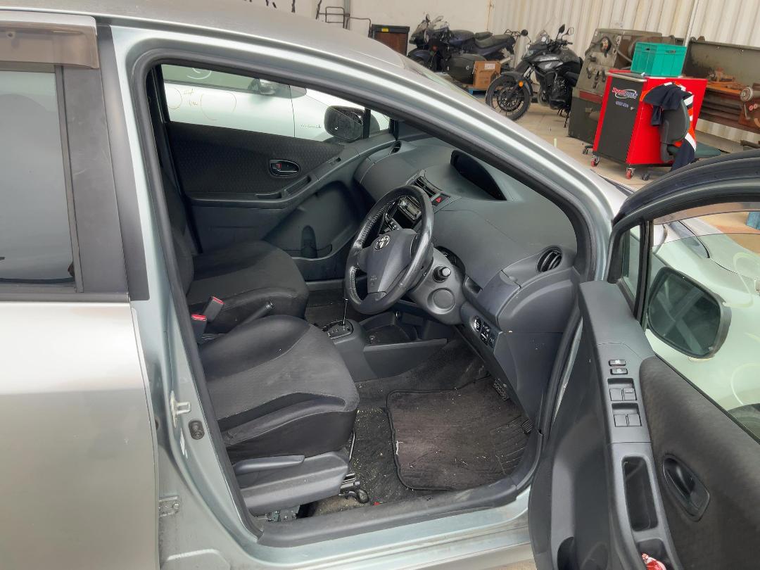 Photo '21' of Toyota Vitz