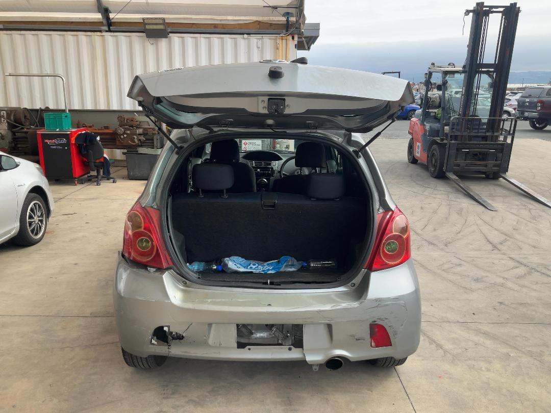 Photo '23' of Toyota Vitz