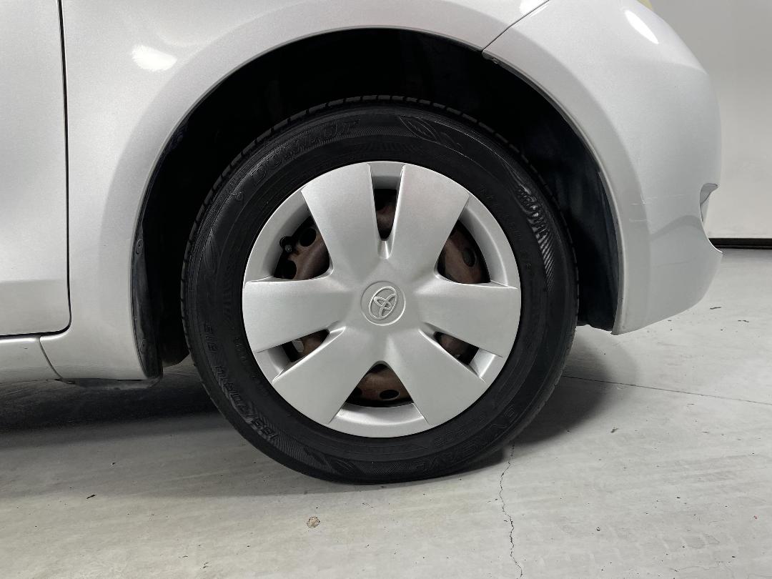 Photo '9' of Toyota Vitz Photo '9' of Toyota Vitz